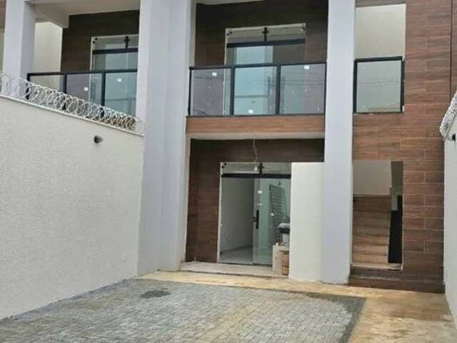 #82 - Casa para Venda em Contagem - MG