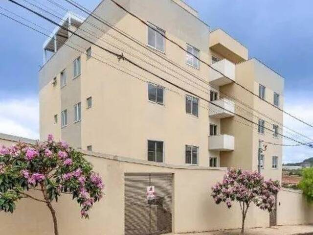 Apartamento para Venda em Contagem - 2