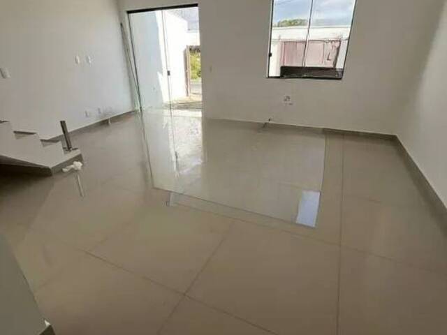 Casa para Venda em Contagem - 2