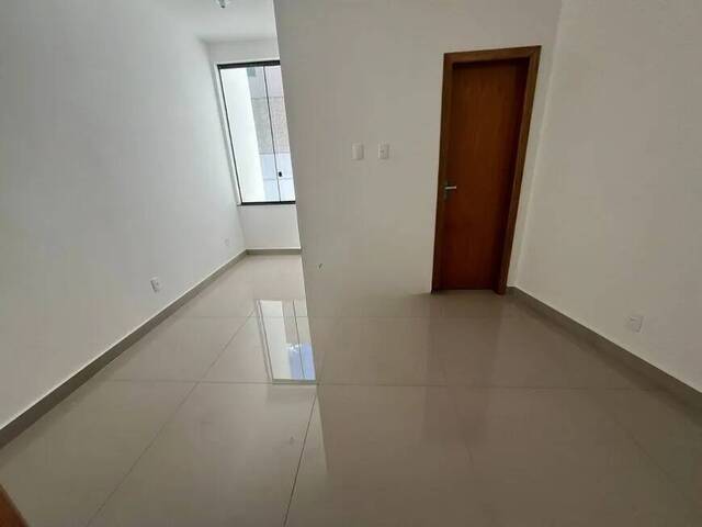 Casa para Venda em Contagem - 4