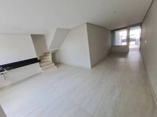 Casa para Venda em Contagem - 2