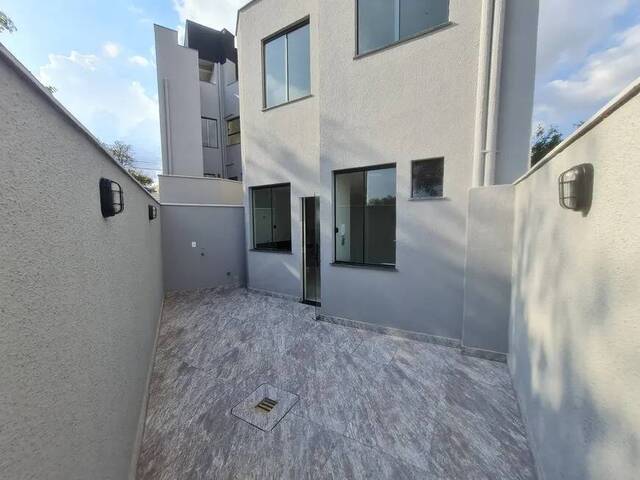 Casa para Venda em Contagem - 2