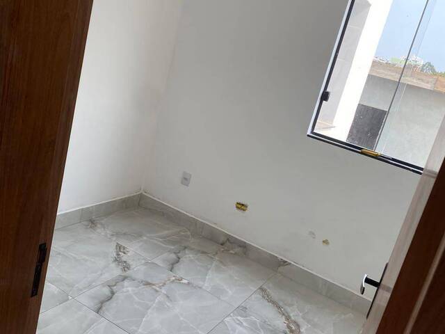 Casa para Venda em Contagem - 2