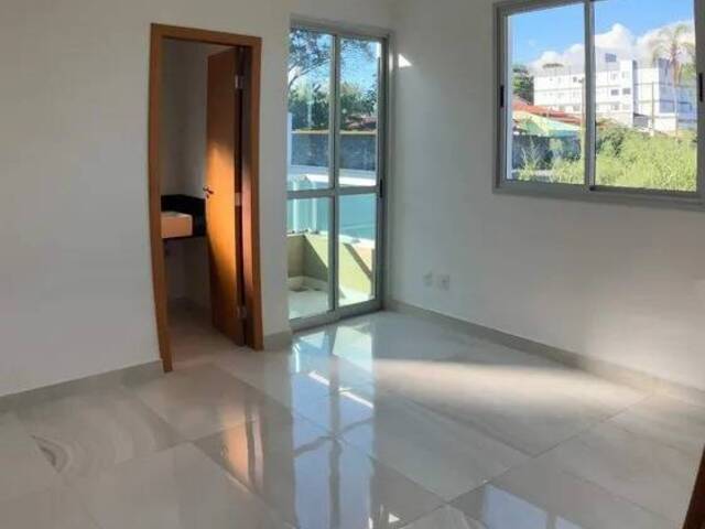 Casa para Venda em Contagem - 2