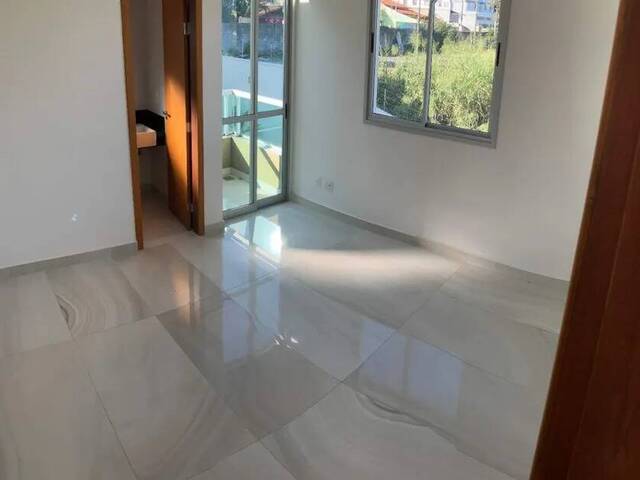 Casa para Venda em Contagem - 3