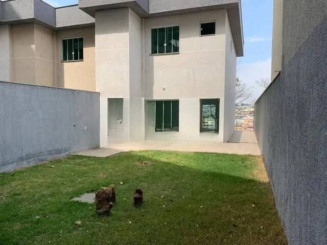 Casa para Venda em Contagem - 3